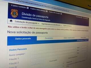 Site da Polícia Federal pede preenchimento de dados para agendamento de emissão de passaporte (Foto: Cassia Modena)