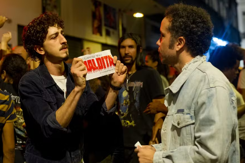 Cinema tem estreia de filme sobre a Rádio Fluminense com rock e comédia