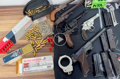Policial militar é preso vendendo armamento em box do Camelódromo 