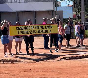 Protesto cobra ampliação em projeto de asfalto no Jardim Itatiaia