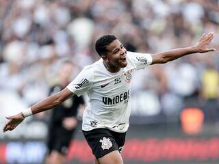 Cria do terrão, garoto Wesley marcou dois golaços na partida (Foto: Agência Corinthians)