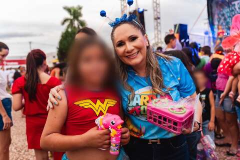 Prefeita é multada em R$ 5 mil por propaganda antecipada no Carnaval 