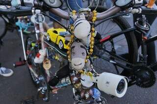 O que torna a bicicleta tão especial para José está nos detalhes. (Foto: Paulo Francis)