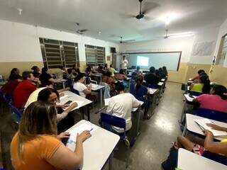 Em edição passada, oficina é ministrada em escola municipal de Campo Grande (Foto: Divulgação)