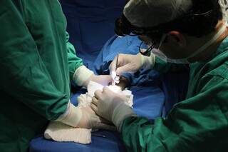 Cirurgia realizada no Hospital do Pênfigo, que se habilitou na primeira fase do mutirão (Foto: Divulgação/Hospital)