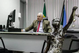 Juiz Aluízio Pereira dos Santos é titular da 2ª Vara do Tribunal do Júri de Campo Grande. (Foto: Silas Lima/Arquivo)