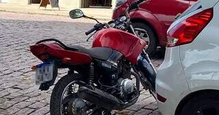 Motocicleta da vítima foi encontrada no dia seguinte no Porto Geral (Foto: Diário Corumbaense)
