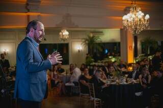 CEO do Grupo Evo, Luiz Octavio Pinho discursa durante o evento (Jooy Incorporadora)