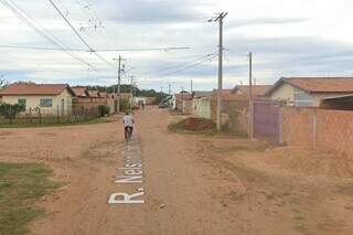 Rua Nelson Chita Nicolau, onde ocorreram os fatos. (Foto: Reprodução/Google)