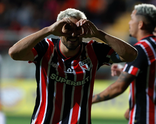 Libertadores: Botafogo supera time do Equador e S&atilde;o Paulo vai &agrave;s oitavas