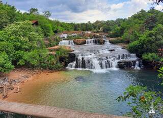 Rio Verde é também é conhecido pela beleza das cachoeiras; na imagem o Balneário Sete Quedas