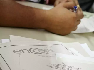 Estudante responde a cartão-resposta do exame. (Foto: Arquivo/Inep)