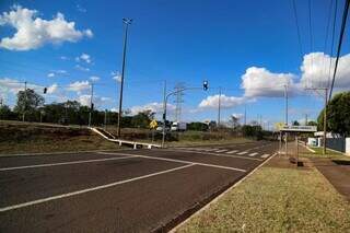 Avenida Ministro João Arinos, uma das que receberá novas luminárias. (Foto: Arquivo/Alex Machado)