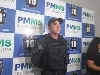 Tenente Manoel Melo conversou com a imprensa nesta tarde (Foto: Ana Beatriz Rodrigues)