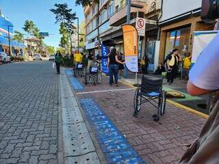 Ação da Agetran e Caped ocorreu na Rua 14 de Julho nesta sexta-feira (10) (Foto: Geniffer Valeriano)
