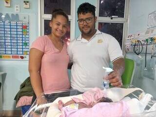 Tauana com sua bebê internadas há 109 dias no Humap (Foto: Divulgação)