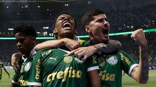 Endrick, do Palmeiras, comemorando gol com a camisa do Verdão (Foto: Cesar Greco)