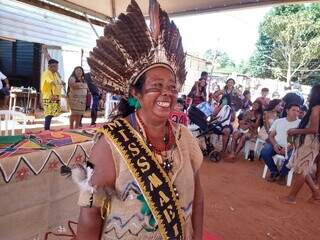 Primeira Miss Mãe Indígena é também a primeira moradora da aldeia urbana, Adelina da Silva, de 59 anos (Foto: Kamila Alcântara)