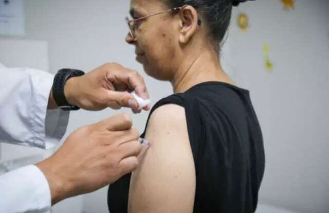Em mutir&atilde;o, quase 4 mil pessoas se vacinaram contra gripe na Capital