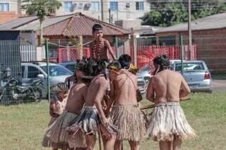 2º Semana Nacional do Registro Civil começou com dança tradicional na aldeia. (Foto: Marcos Maluf)