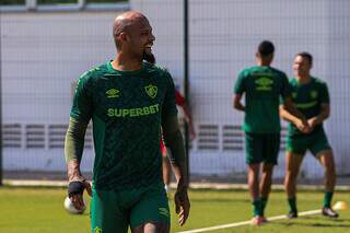 Felipe Melo em momento descontraído no treino do Fluminense (Foto: Marcelo Gonçalves/FFC)
