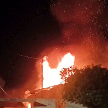 Casa de boleira é destruída pelo fogo no Caiçara