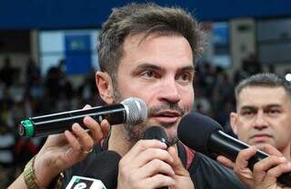 Falcão agradeceu o carinho dos fãs durante fala à imprensa. (Foto: Juliano Almeida)