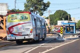 Corredor de ônibus da Rua Brilhante começou a funcionar em abril de 2022. (Foto: Henrique Kawaminami) 