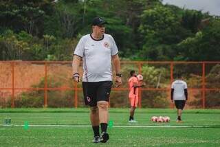 Novo treinador do Costa Rica quando comandava o Manauara (Foto: Divulgação/Manauara)