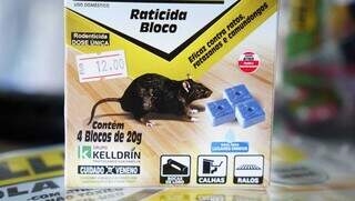 Opção mais cara, o bloco promete matar toda a ninhada de ratos (Foto: Alex Machado)