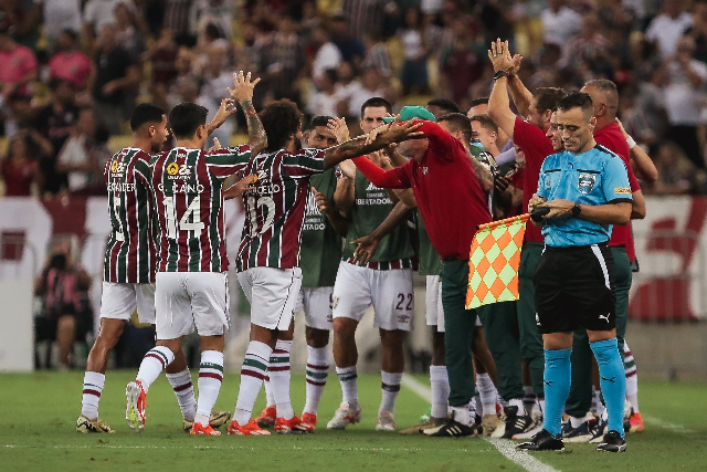 Libertadores fecha rodada com vit&oacute;rias de Fluminense e Botafogo
