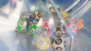 Esfera com números para sorteios de loteria. (Foto: Divulgação/Caixa)