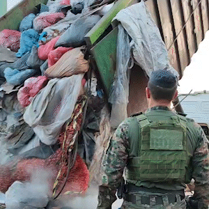 Motorista é preso com R$ 9 milhões em drogas em meio a material reciclado