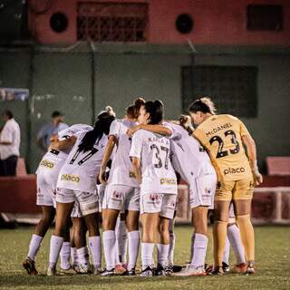 Meninas do Santos em campo pelo Brasileiro (Foto: Guilherme Greghi/SFC)