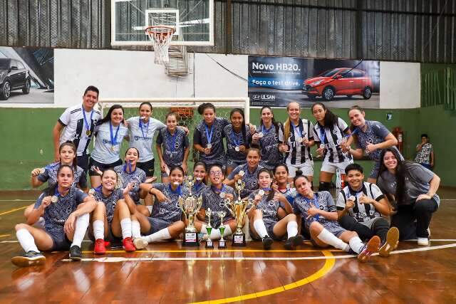 Copa Pelezinho feminina tem campe&atilde;s de tr&ecirc;s categorias