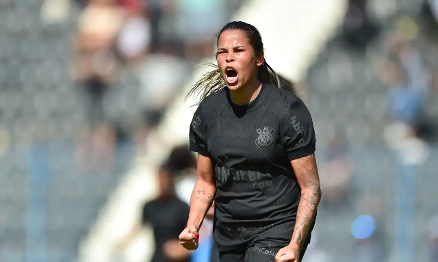 Corinthians supera Real Bras&iacute;lia e amplia vantagem no Brasileir&atilde;o Feminino