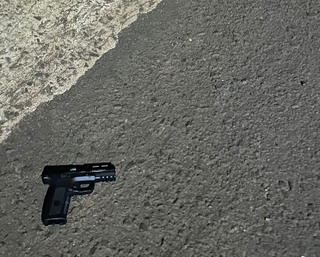 Simulacro de arma de fogo usado pelo dupla foi apreendida (Foto: divulgação / Polícia Civil) 