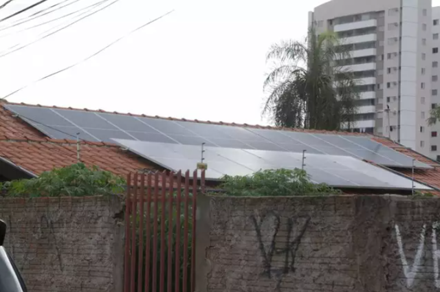 Voc&ecirc; pretende instalar energia solar? Participe da enquete 