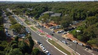 Vista de cima de parte do Parque dos Poderes, quando complexo ganhou sinalização nova, pista de caminhada e ciclovia (Foto: Governo de MS/Divulgação)