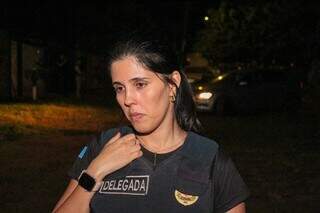 À imprensa, delegada Analu Lacerda Ferraz diz que réu tinha ciência do atropelamento. (Foto: Juliano Almeida)