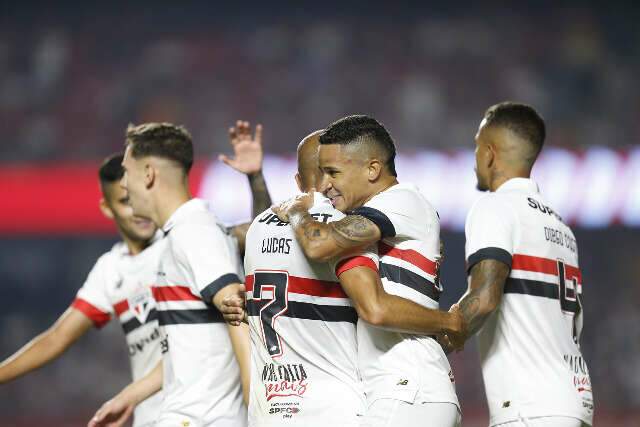 S&atilde;o Paulo supera &Aacute;guia de Marab&aacute; e se classifica &agrave;s oitavas da Copa do Brasil