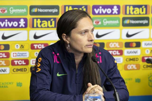 Simone Jatob&aacute; convoca Sele&ccedil;&atilde;o Feminina Sub-17 para per&iacute;odo de treinamentos