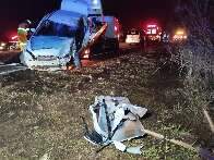 Acidente com caminhão carregado de pintinhos mata motorista de carro