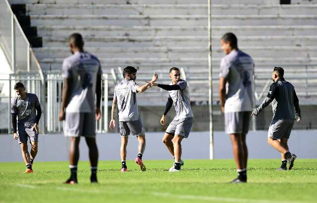 Tr&ecirc;s partidas da segundona movimentam rodada deste domingo