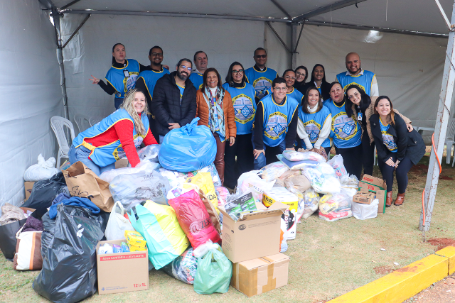Campanha arrecada 280 kg de roupas e material de higiene para Santa Casa