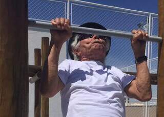 Aos 101 anos, idoso esbanja energia praticando até exercícios físicos (Foto: Arquivo Pessoal)