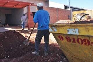 Trabalhadores da construção civil em Campo Grande (Foto: Paulo Francis/Arquivo)