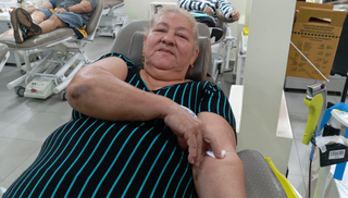 Sônia fala com orgulho que é doadora de sangue desde 2002 (Foto: Izabela Cavalcanti)