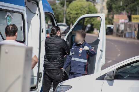 Embriagado, condutor arma confusão no trânsito e ameaça médico do Samu 