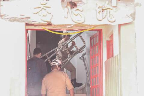 Funcionário de restaurante chinês sofre queimaduras durante incêndio na cozinha